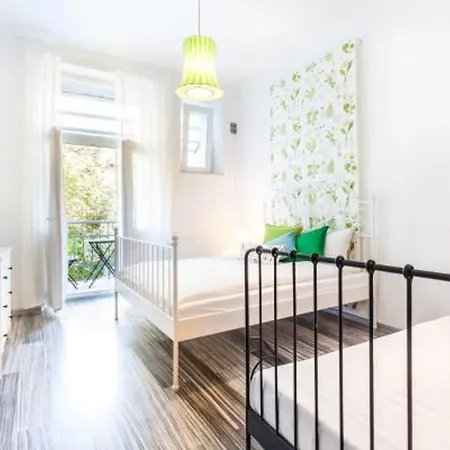 Daire Lupolo Skwerowa Krakow