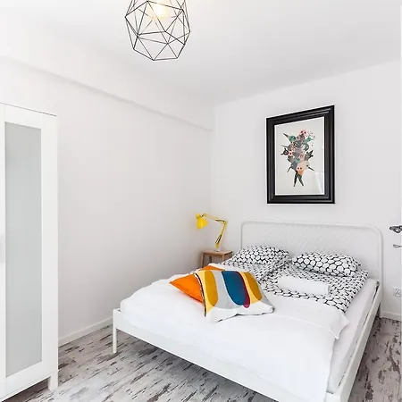 Lupolo Skwerowa Apartment Krakau